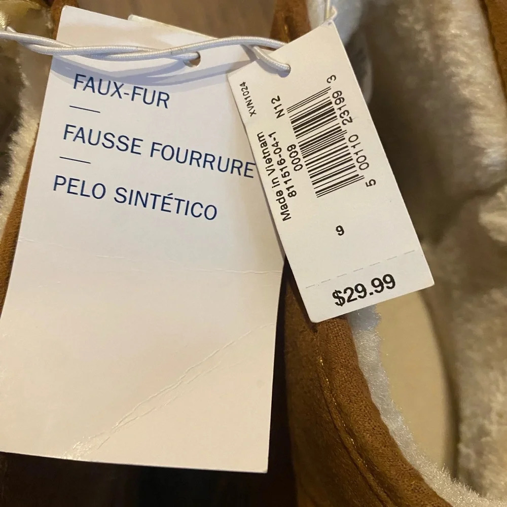 Old Navy NWT Tan Boots Moccasin Style - Picture 7 of 7